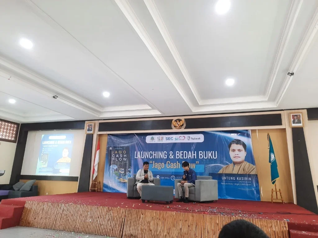 Suasana Talk Show Bedah Buku Jago Cash Flow bersama Untung Kasirin dan Mas Dafa di SEBI Hall